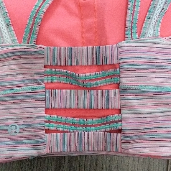 Lululemon sports bra- size 2 - Picture 4 of 4